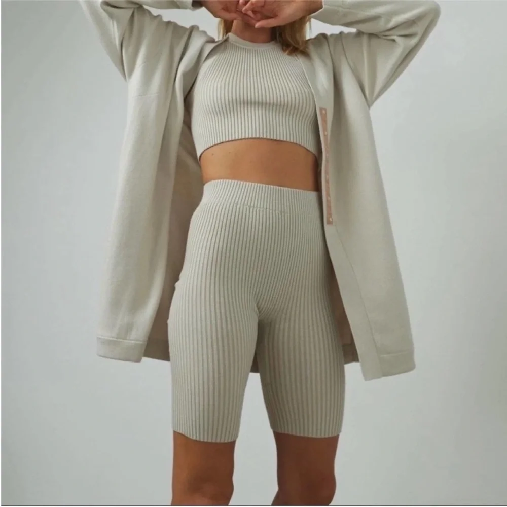 NEW - Lunya Cotton Silk Ribbed Bike Shorts - Picture 2 of 3